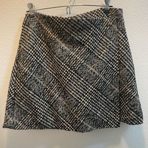 H&M Wrap-front Houndstooth Skirt